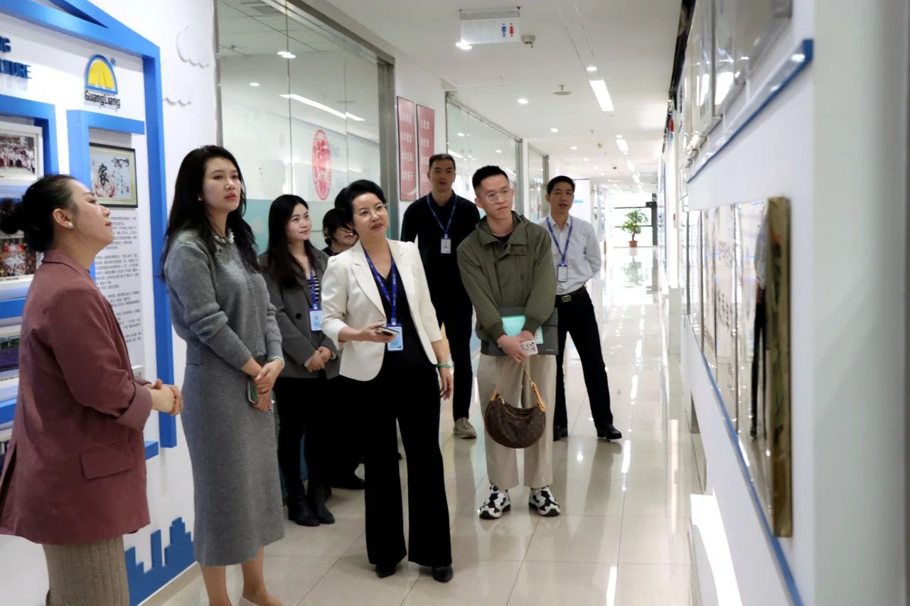 东莞市都会更新协会向导一行莅临万利国际官网集团旅行交流