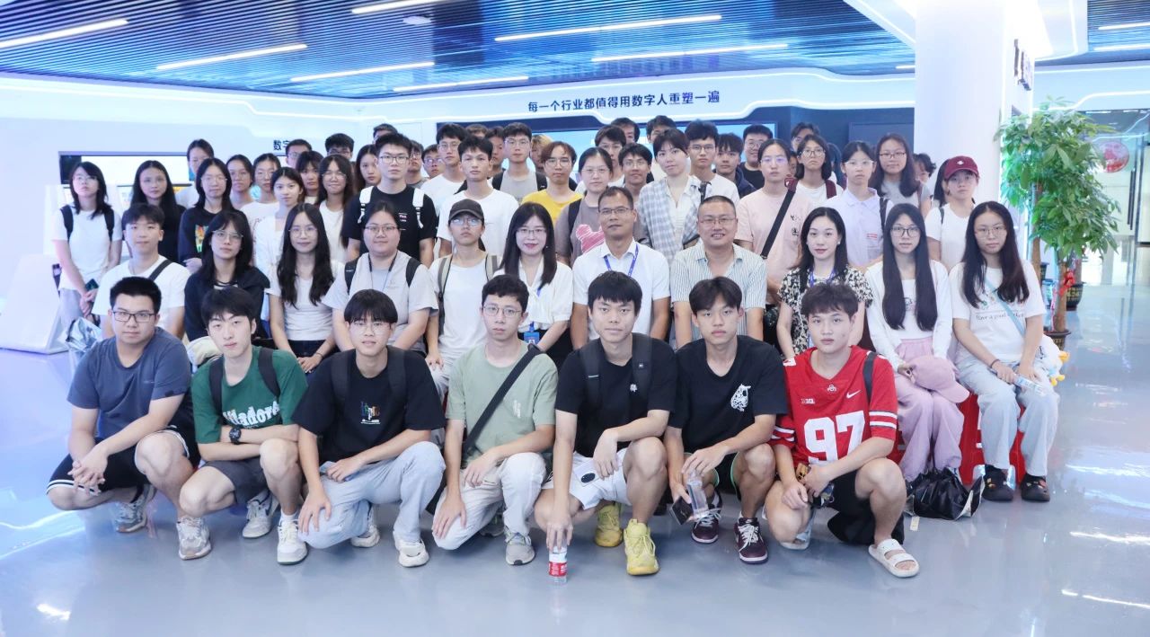 探索未来科技，，，，，，，，共筑智慧桥梁